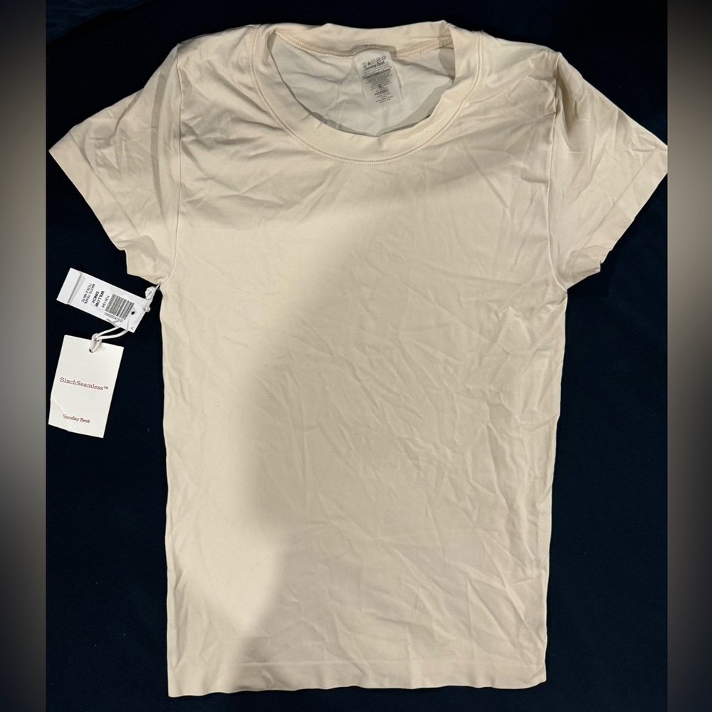 ARITZIA Sunday Best willow sinch tshirt